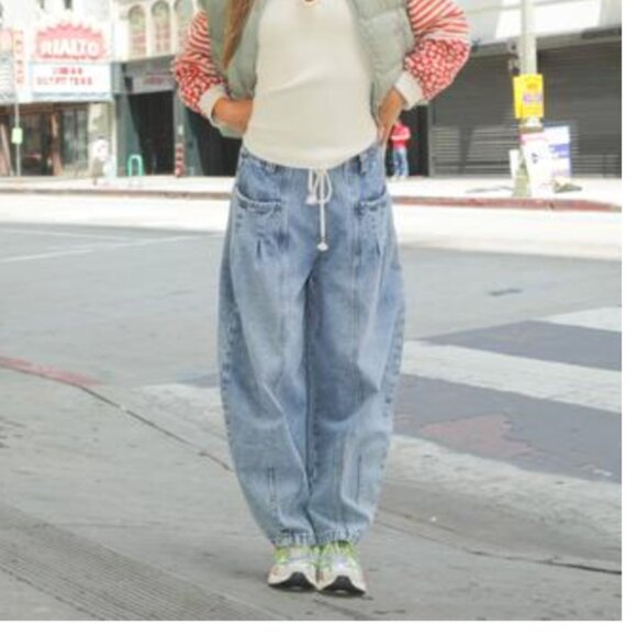 #73. DENIM BARREL JEANS - Picture 5 of 5